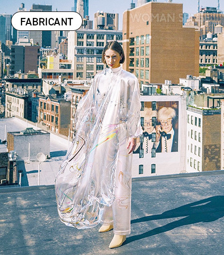 패브리컨트가 선보인 이리데선스 디지털 드레스 NFT. 1,000만원이 넘는 금액에 판매됐다. 