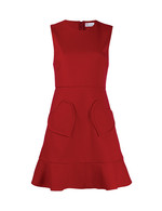 하트 모양 포켓이 포인트인 레드 컬러 미니 드레스 1백만원대 레드발렌티노. 